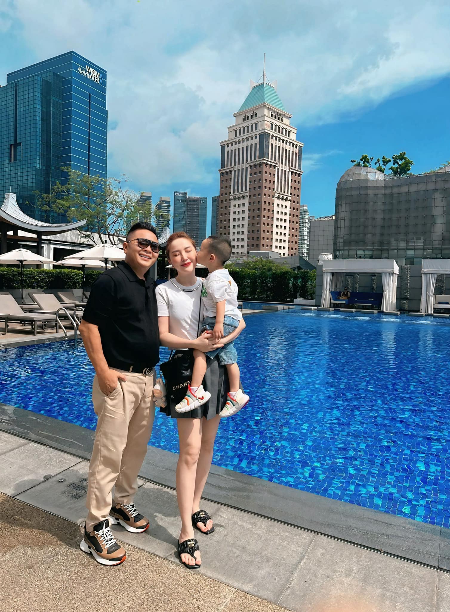 Sao nữ Vbiz gây bùng nổ khi trả lời câu hỏi kém duyên