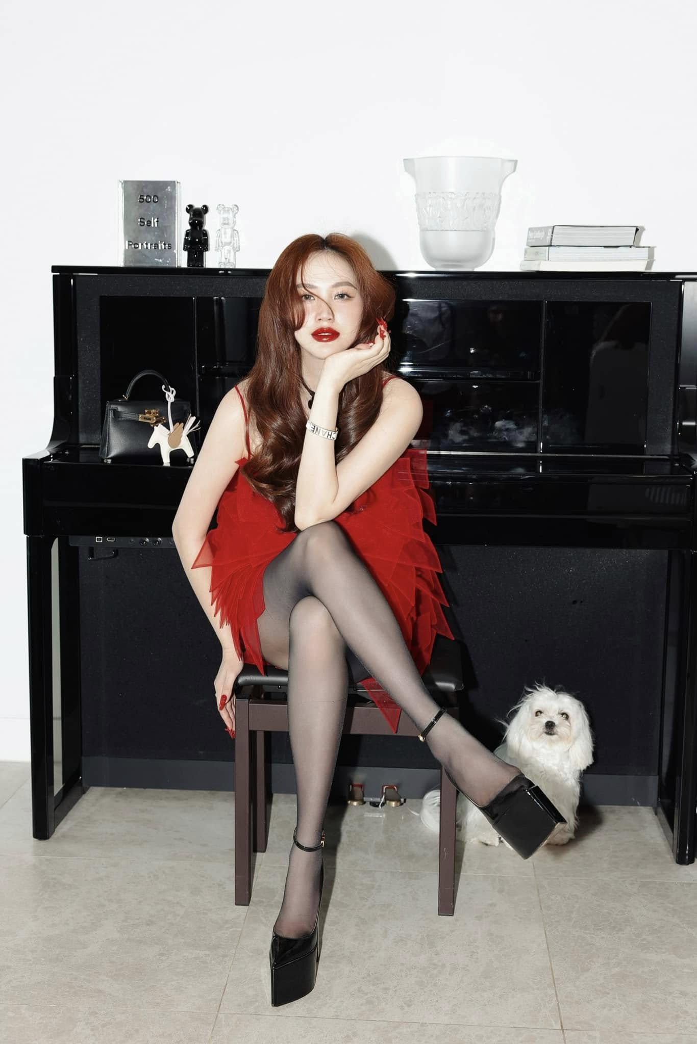 Sao nữ Vbiz gây bùng nổ khi trả lời câu hỏi kém duyên