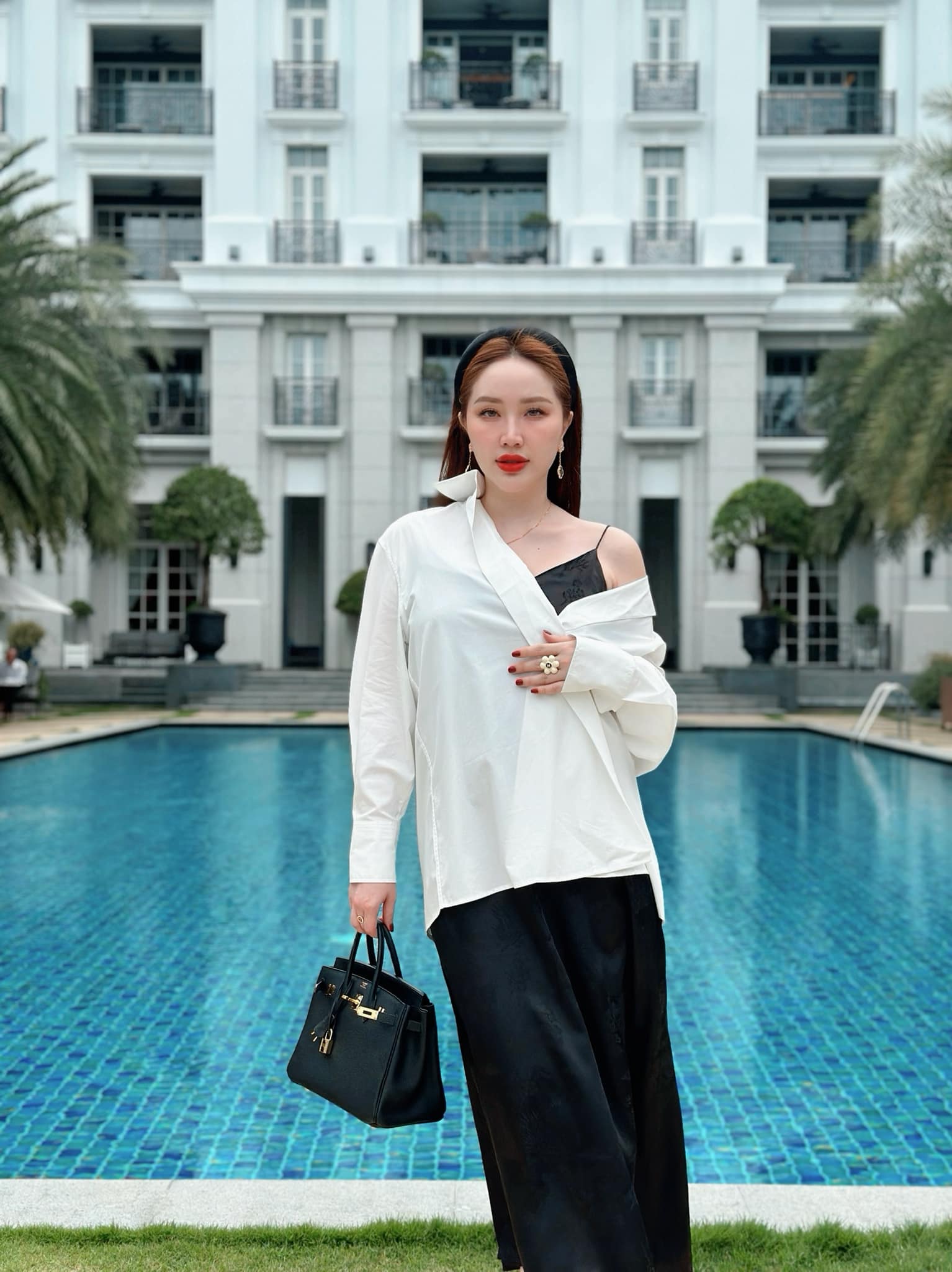 Sao nữ Vbiz gây bùng nổ khi trả lời câu hỏi kém duyên