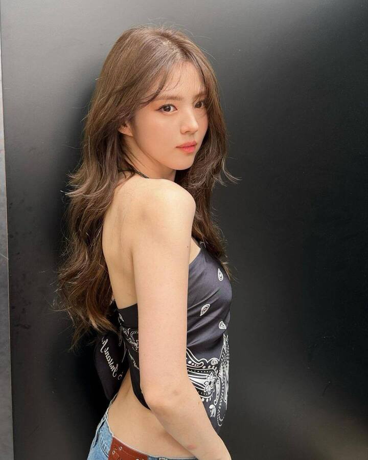 Mỹ nhân Việt hút 3 triệu view vì nhan sắc quá giống Han So Hee, còn được khen ăn đứt siêu sao xứ Hàn nhờ 1 điểm- Ảnh 4. Mỹ nhân Việt hút 3 triệu view vì nhan sắc quá giống Han So Hee, còn được khen ăn đứt siêu sao xứ Hàn nhờ 1 điểm- Ảnh 4.