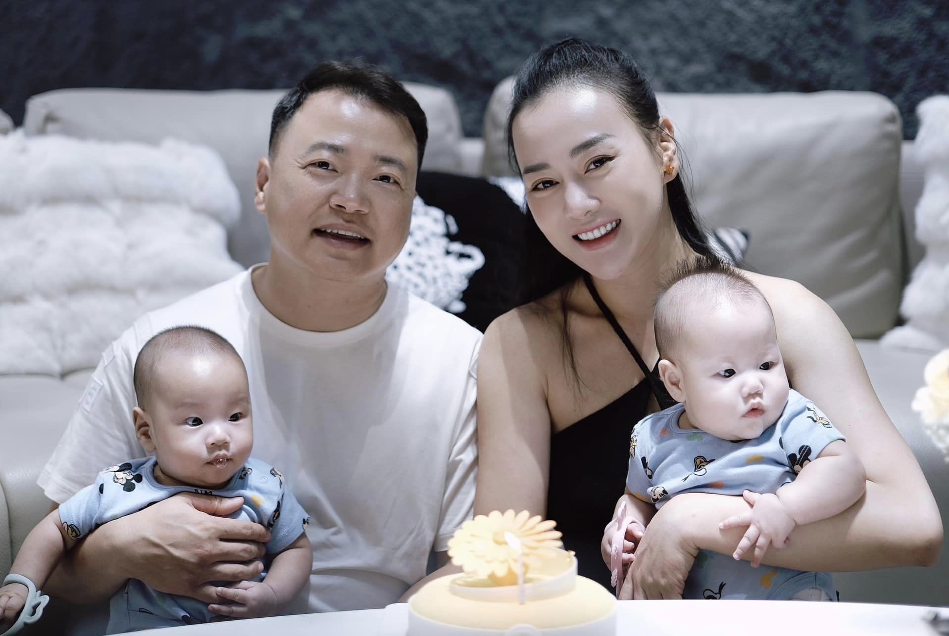 Lý do Phương Oanh cho 2 nhóc tỳ