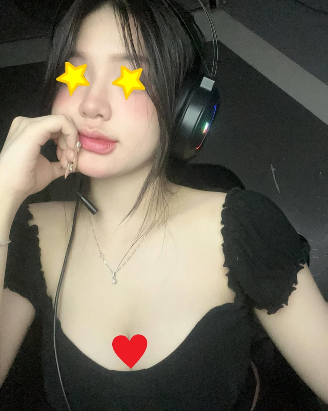 Bất chấp tin đồn nhạy cảm, TikToker “gây bão” vẫn đều đặn khoe dáng khiến người xem bàn tán xôn xao- Ảnh 4. Bất chấp tin đồn nhạy cảm, TikToker “gây bão” vẫn đều đặn khoe dáng khiến người xem bàn tán xôn xao- Ảnh 4.