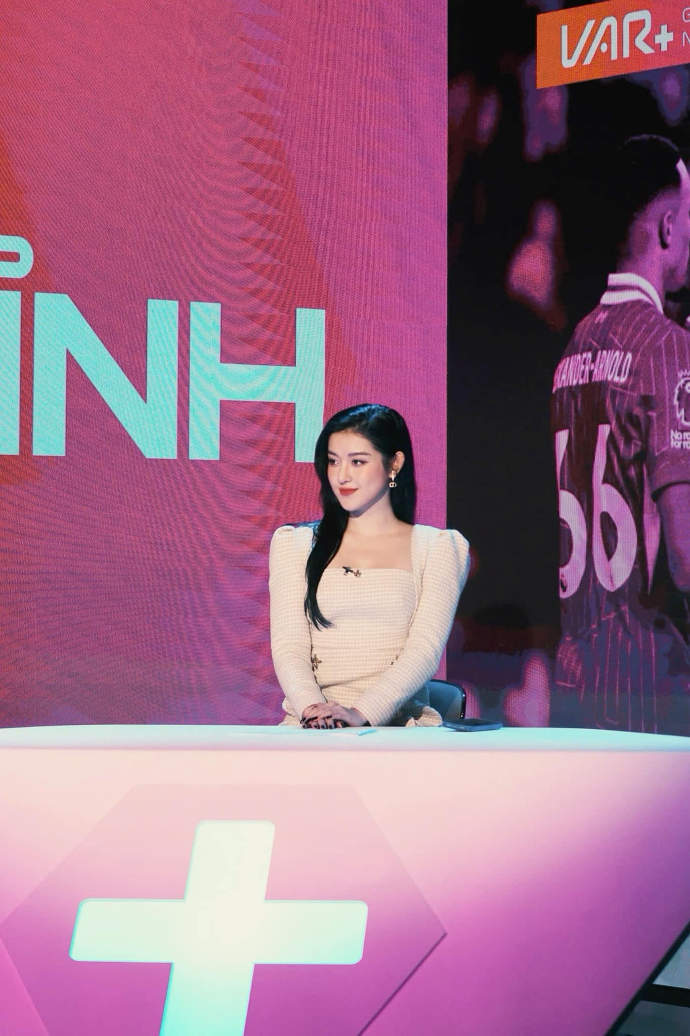 Mỹ nhân Việt được báo Trung khen là