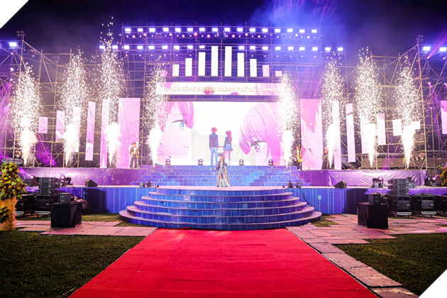 Bat ngo: Ca khuc anime Bất ngờ: Ca khúc anime Idol vang lên trong lễ khai giảng đại học! 2