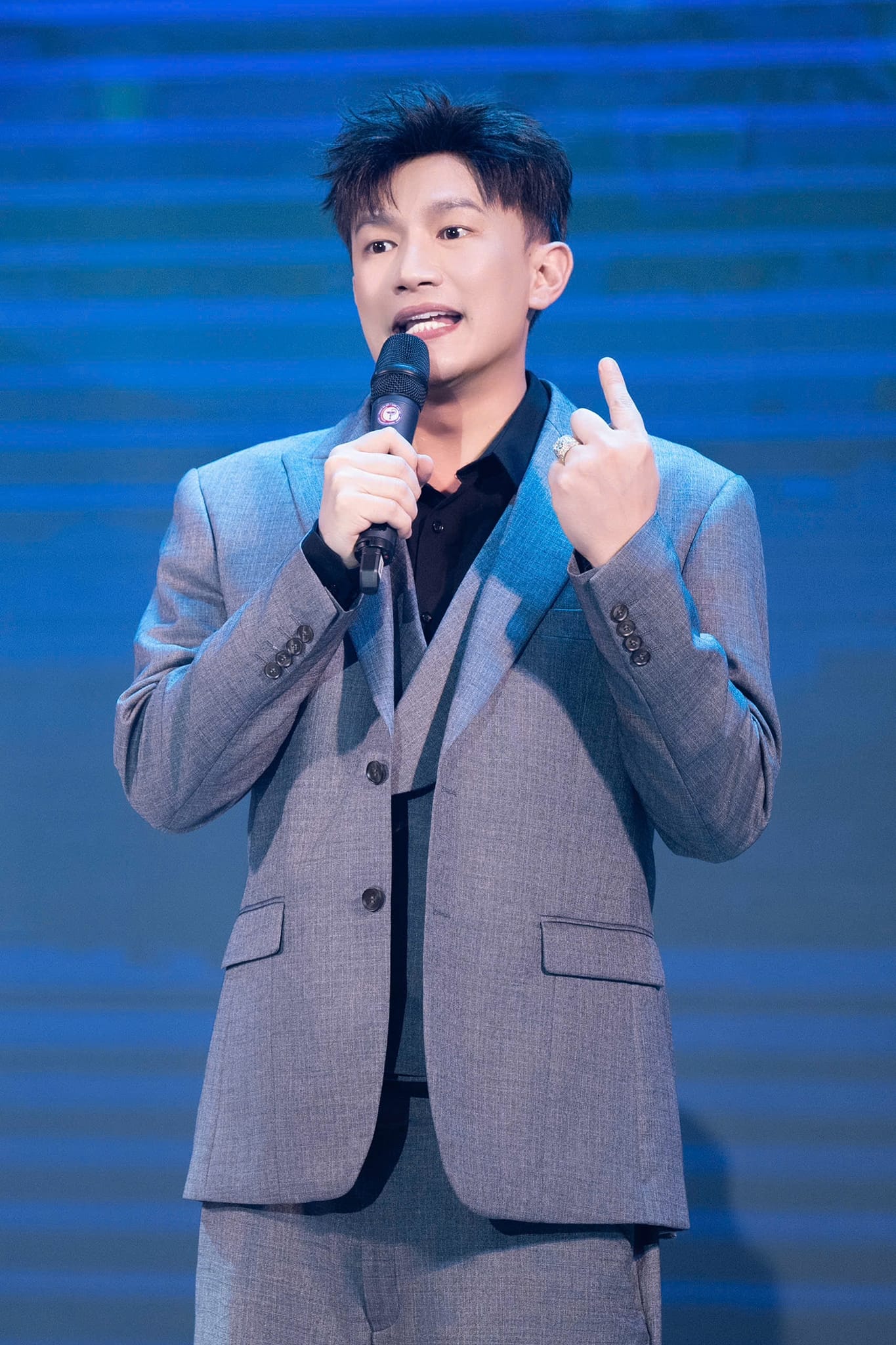 Nhân vật bị réo tên không ngừng sau khi Hoa hậu Thùy Tiên bị xử phạt- Ảnh 4.