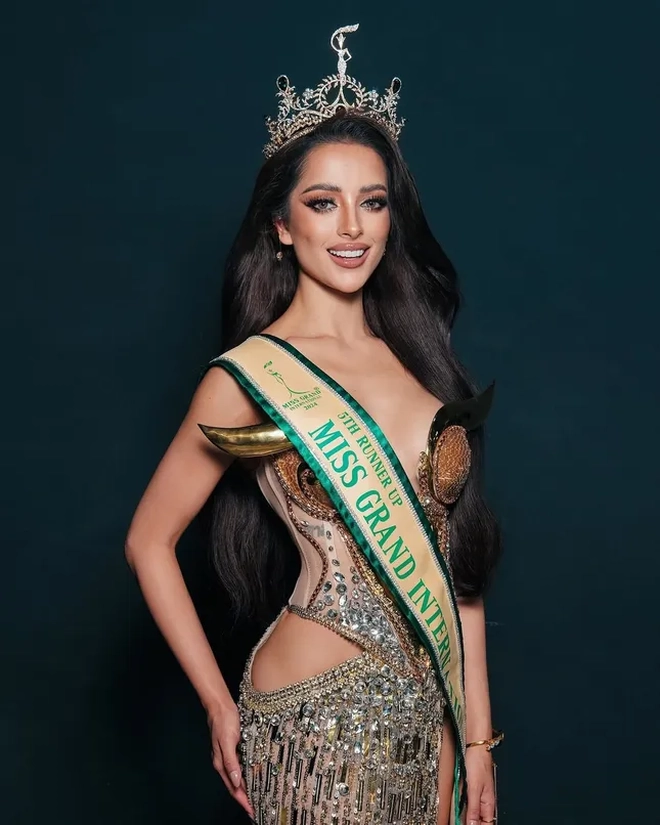 Cách bổ nhiệm á hậu chẳng giống ai- Ảnh 2. Cách bổ nhiệm á hậu chẳng giống ai- Ảnh 2.