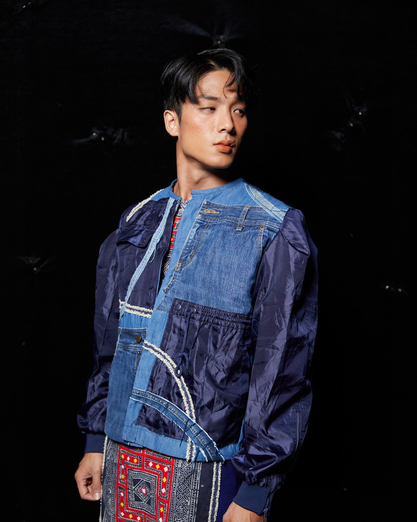 Mỹ nam cao gần 1m9 gây sốt trong buổi tập luyện diễu hành tại Mỹ Đình, mở khẩu trang mới càng ngỡ ngàng- Ảnh 4.