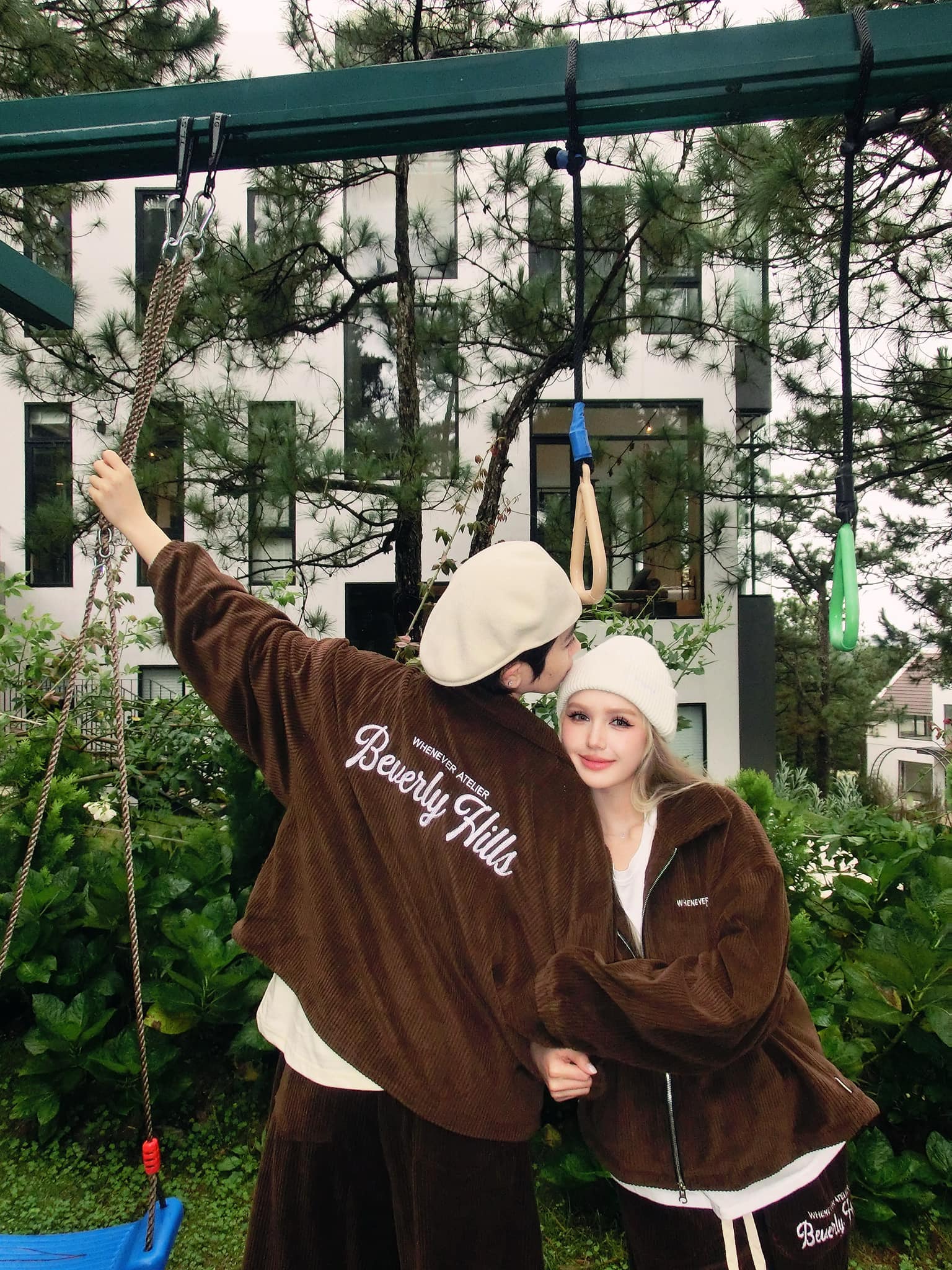 "Đột nhập" nhà mới của Xoài Non, quay đến phòng tắm thì để lộ bí mật với Gil Lê vì phát ngôn hớ hênh này 4675866132274565372944256113340949109404671n1 1739889926113 17398899262841717343297