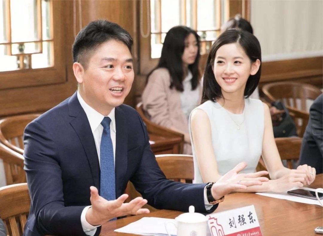 Câu chuyện bất ngờ đến rơi nước mắt về người chồng tỷ phú của “hot girl trà sữa” đình đám xứ Trung- Ảnh 3. Câu chuyện bất ngờ đến rơi nước mắt về người chồng tỷ phú của “hot girl trà sữa” đình đám xứ Trung- Ảnh 3.