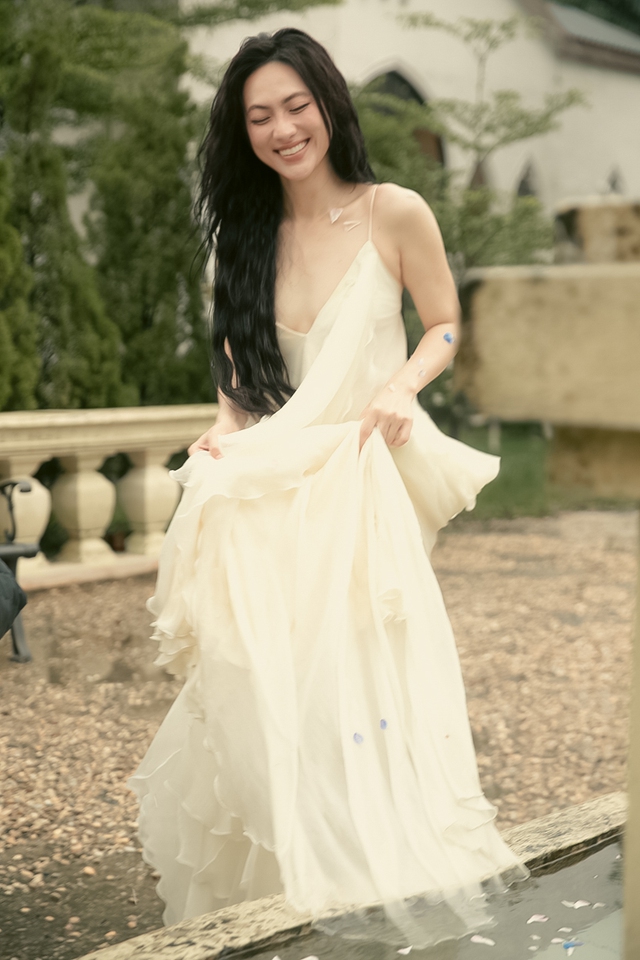 "Khi mỹ nhân Việt này khóc, cả thế giới đều có lỗi" 46981459912066632041568023885612227394563479n 17396432176781377756221 1739664413994 17396644145871721754040