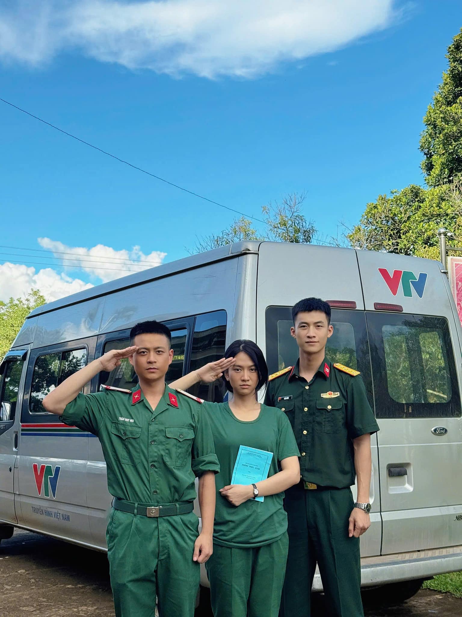 Ảnh nét căng hôn lễ của sao nam Vbiz và vợ yêu 9 năm, không quên nhắn gửi 1 câu tới bố quá cố- Ảnh 7. Ảnh nét căng hôn lễ của sao nam Vbiz và vợ yêu 9 năm, không quên nhắn gửi 1 câu tới bố quá cố- Ảnh 7.