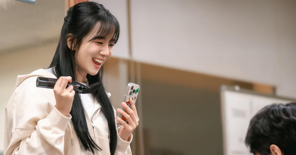 Mỹ nhân đẹp nhất thế giới bất ngờ bị chê bai nhan sắc, visual thua cả hot girl mạng? 28 Mỹ nhân đẹp nhất thế giới bất ngờ bị chê bai nhan sắc, visual thua cả hot girl mạng? 46989572010984665249858264612102 1739176844793 1739176845001258723502 74 0 1121 2000 crop 17391768756741592781908png