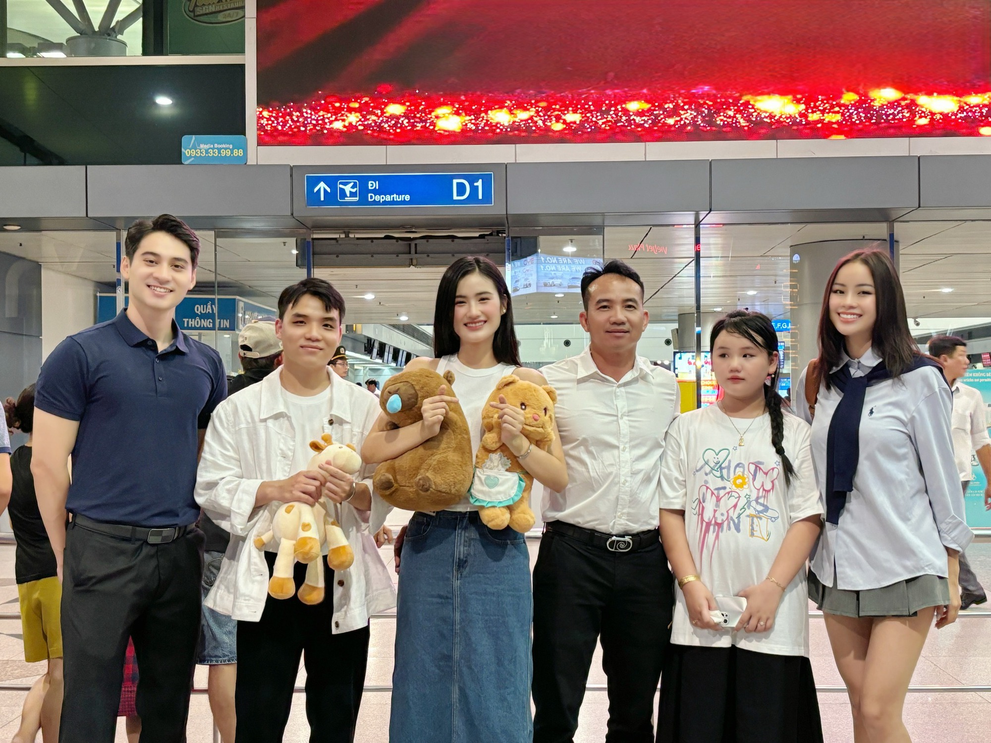 Hoa hậu Ý Nhi dừng du học tại Úc- Ảnh 3. Hoa hậu Ý Nhi dừng du học tại Úc- Ảnh 3.