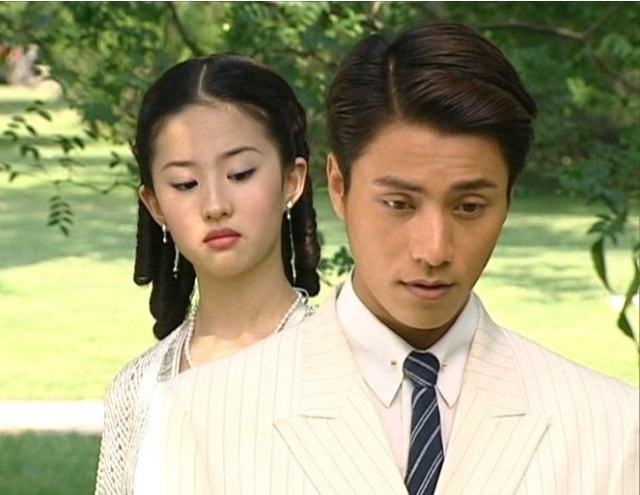 Hơn 20 năm trước, từng có một ngọc nữ không cần trang điểm và ăn diện cầu kỳ vẫn