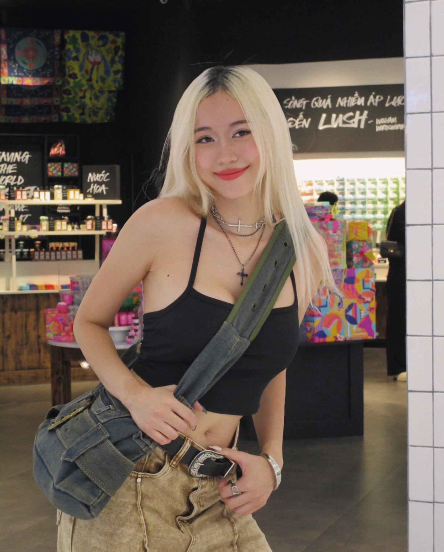 "Lạc lối" trong newfeed Khuê Phạm, fan nam ngẩn ngơ trước vẻ đẹp hút hồn 470164311184774314640090677936730584570678297n 17535135885021038972885 1753516480078 17535164810211642475671