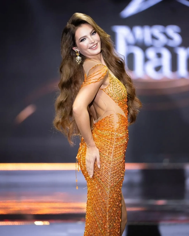 Hoa hậu Hòa bình Hà Lan bị chê già nua- Ảnh 11. Hoa hậu Hòa bình Hà Lan bị chê già nua- Ảnh 11.