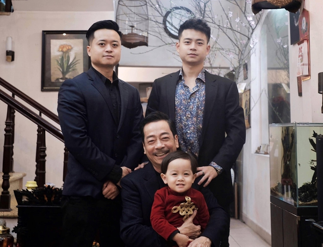 Nam diễn viên Vbiz kết hôn với bạn gái 9 năm: Dàn sao VTV đến chung vui, chi tiết về bố quá cố gây xúc động- Ảnh 11. Nam diễn viên Vbiz kết hôn với bạn gái 9 năm: Dàn sao VTV đến chung vui, chi tiết về bố quá cố gây xúc động- Ảnh 11.