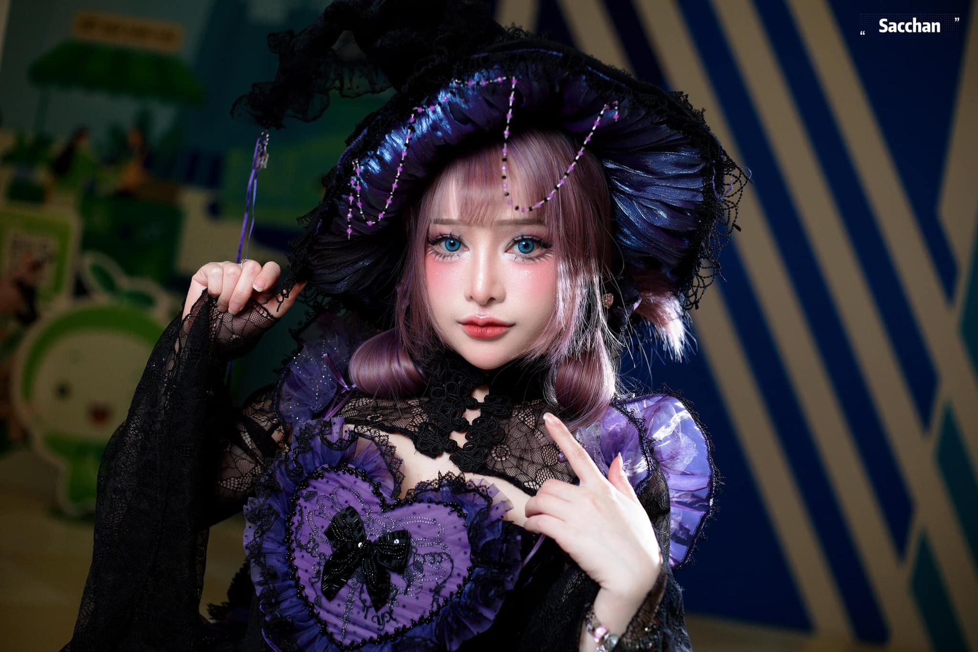 Nữ coser idol bất ngờ