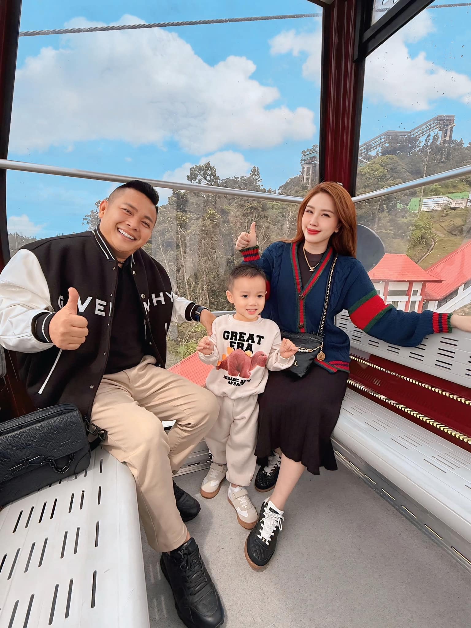 Sao nữ Vbiz gây bùng nổ khi trả lời câu hỏi kém duyên