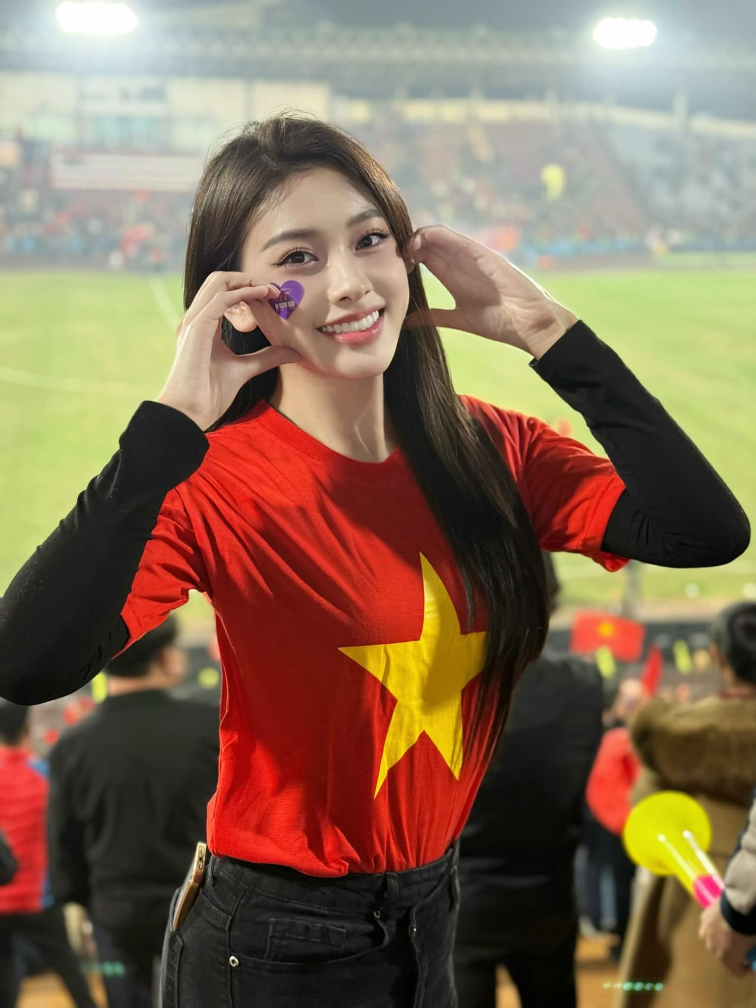 Thêm một hot girl gây Thêm một hot girl gây