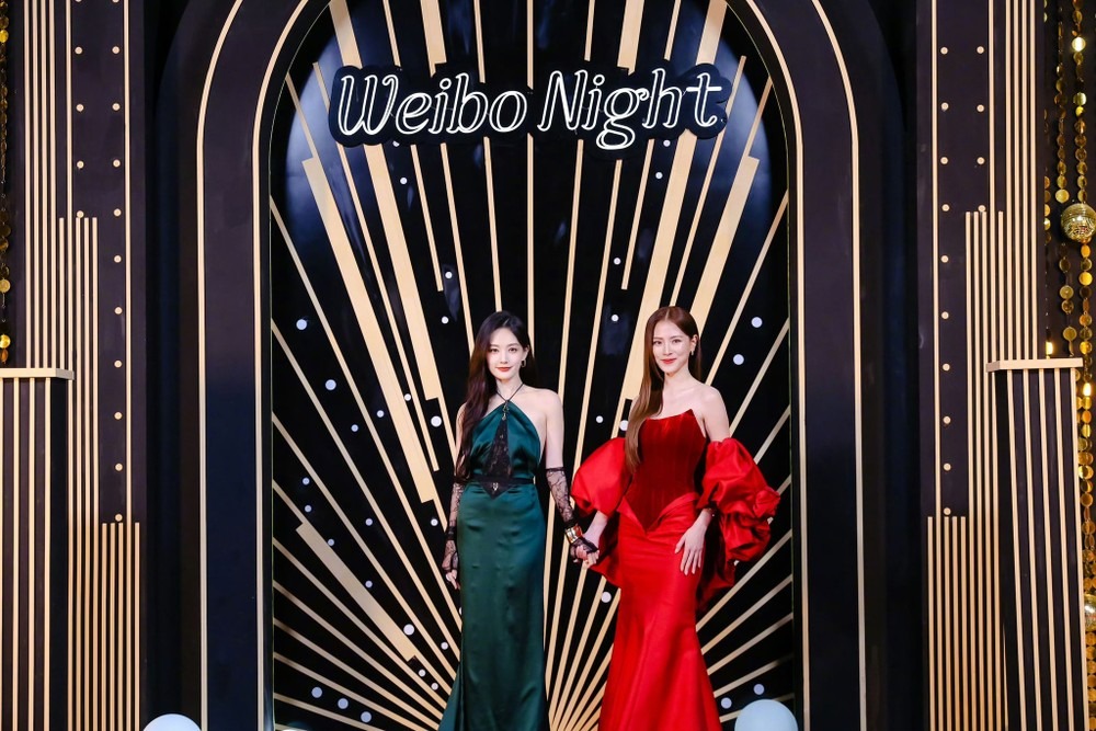 Baifern Pimchanok đại chiến visual với Lý Nhất Đồng và công chúa Cbiz, đang được cả cõi mạng