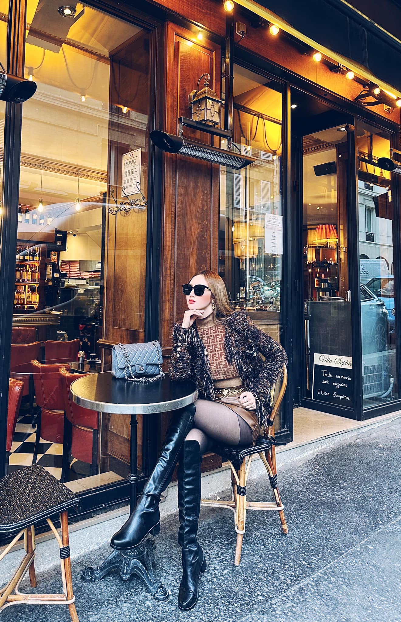 Mỹ nhân Việt là nữ tổng tài sở hữu biệt thự bề thế ở TP.HCM, đi Lamborghini 18 tỷ đồng, dùng điện thoại Vertu- Ảnh 9.