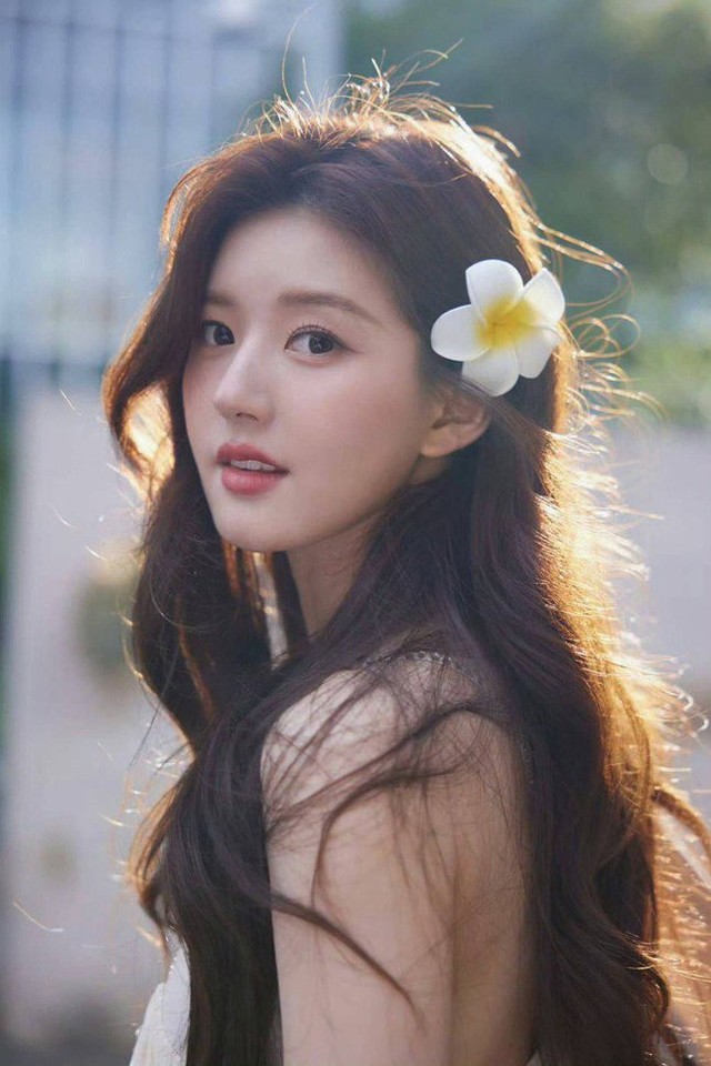 10 mỹ nhân 9X đẹp nhất Trung Quốc: Địch Lệ Nhiệt Ba xếp sau Triệu Lộ Tư, hạng 1 nghe tên ai cũng sốc- Ảnh 9. 10 mỹ nhân 9X đẹp nhất Trung Quốc: Địch Lệ Nhiệt Ba xếp sau Triệu Lộ Tư, hạng 1 nghe tên ai cũng sốc- Ảnh 9.