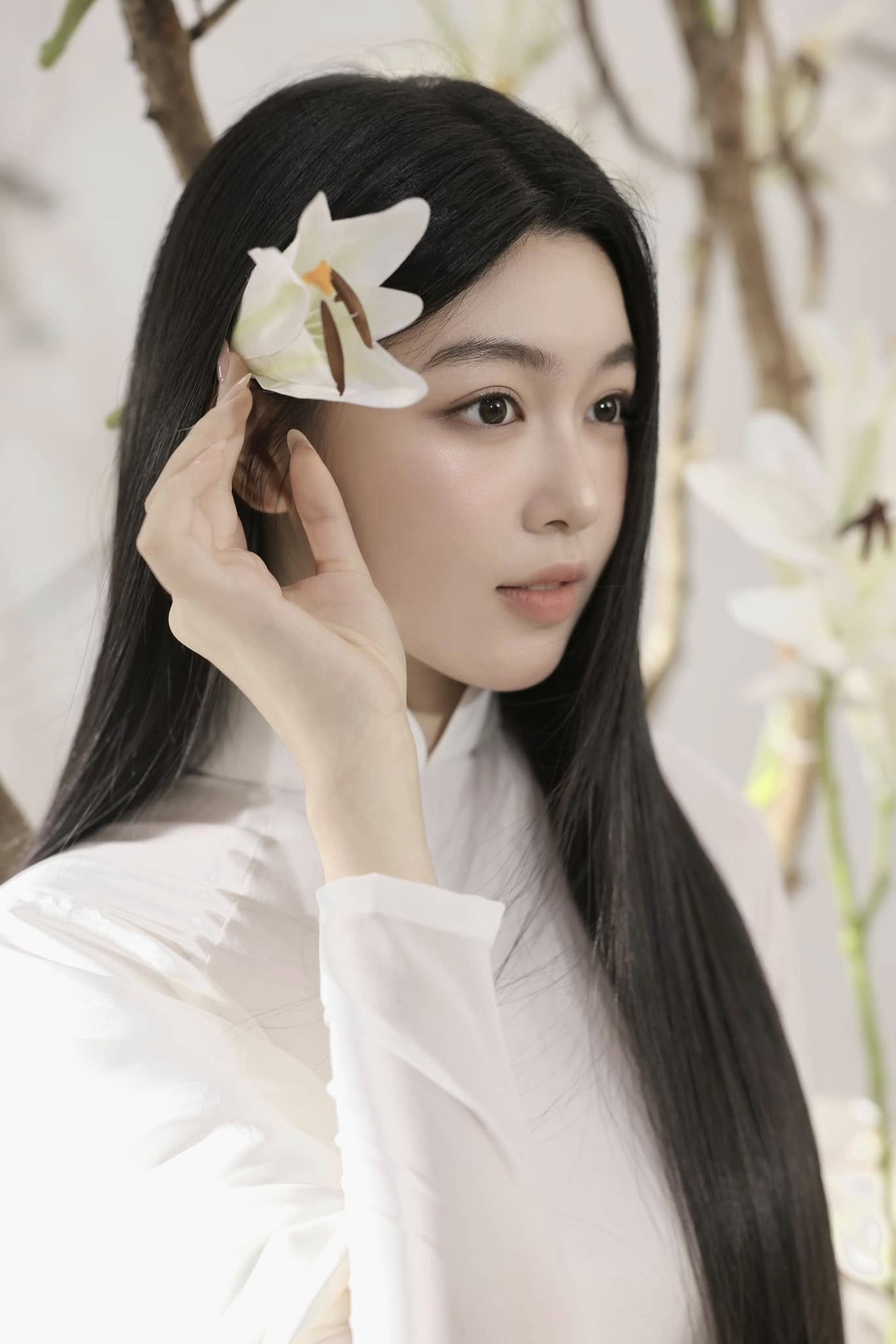 Lọ Lem tung bộ ảnh gây náo loạn MXH ngày đầu năm, đồng loạt nhận về câu nói này- Ảnh 2. Lọ Lem tung bộ ảnh gây náo loạn MXH ngày đầu năm, đồng loạt nhận về câu nói này- Ảnh 2.