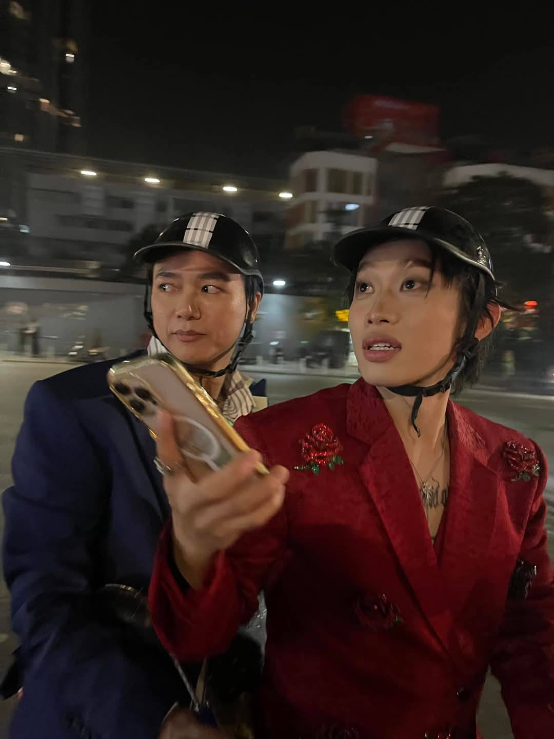 2 sao nam Vbiz bị camera ghi lại mặt như “mất sổ gạo” khi đang