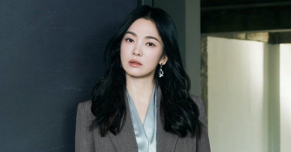 Song Hye Kyo lập kỷ lục 5 năm mới có 1 lần, Song Joong Ki có mơ cũng không thể với tới 4727173719290254926648605515636054345030828n 1737309890533 1737309891358497518628 0 0 565 1079 crop 173730992280695224027jpg