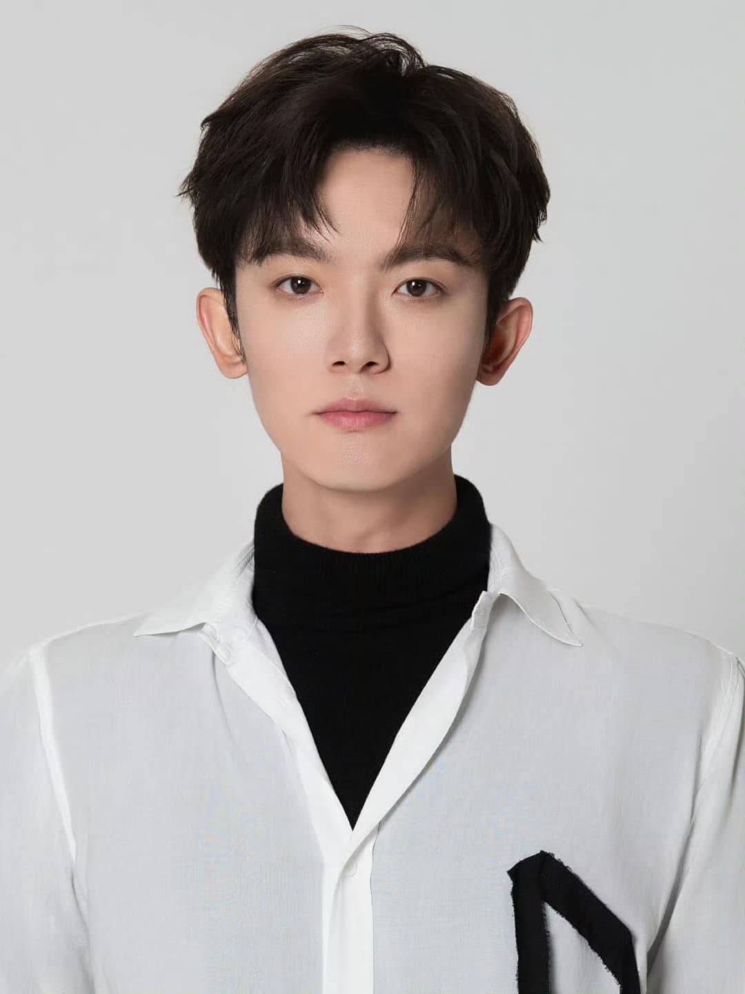 Nam diễn viên đang quậy tung Cbiz: Dám đưa loạt sao hạng A