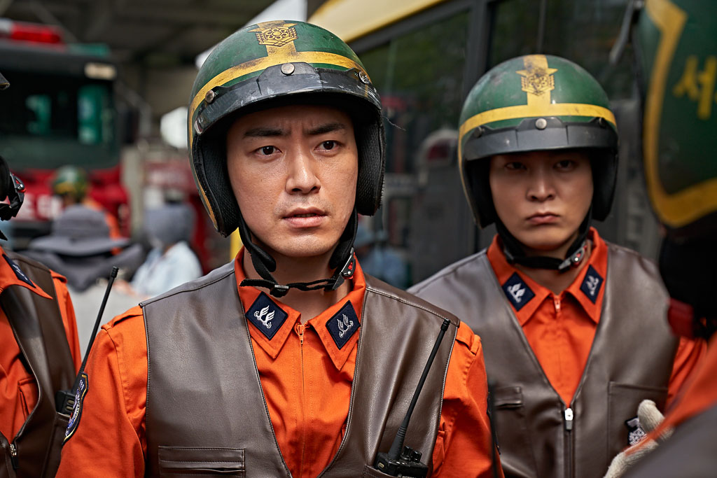 Mỹ nam đóng chính cùng lúc 2 phim Hàn đang hot điên đảo, chỉ cần cạo râu là nhan sắc thăng hạng ngút ngàn- Ảnh 2. Mỹ nam đóng chính cùng lúc 2 phim Hàn đang hot điên đảo, chỉ cần cạo râu là nhan sắc thăng hạng ngút ngàn- Ảnh 2.