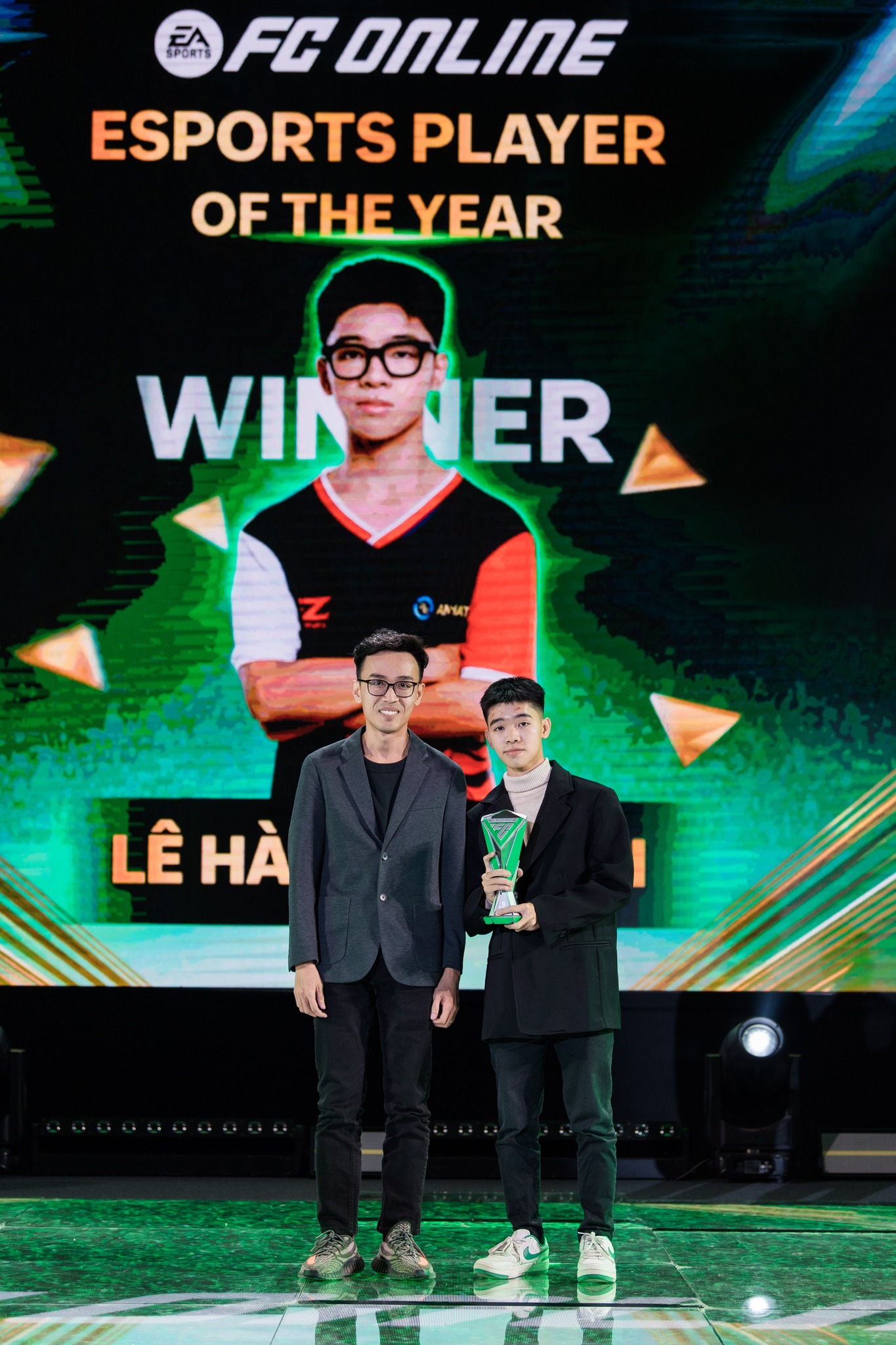 Bùng nổ cảm xúc tại sự kiện FC Online Year-End Gala 2024- Ảnh 6. Bùng nổ cảm xúc tại sự kiện FC Online Year-End Gala 2024- Ảnh 6.