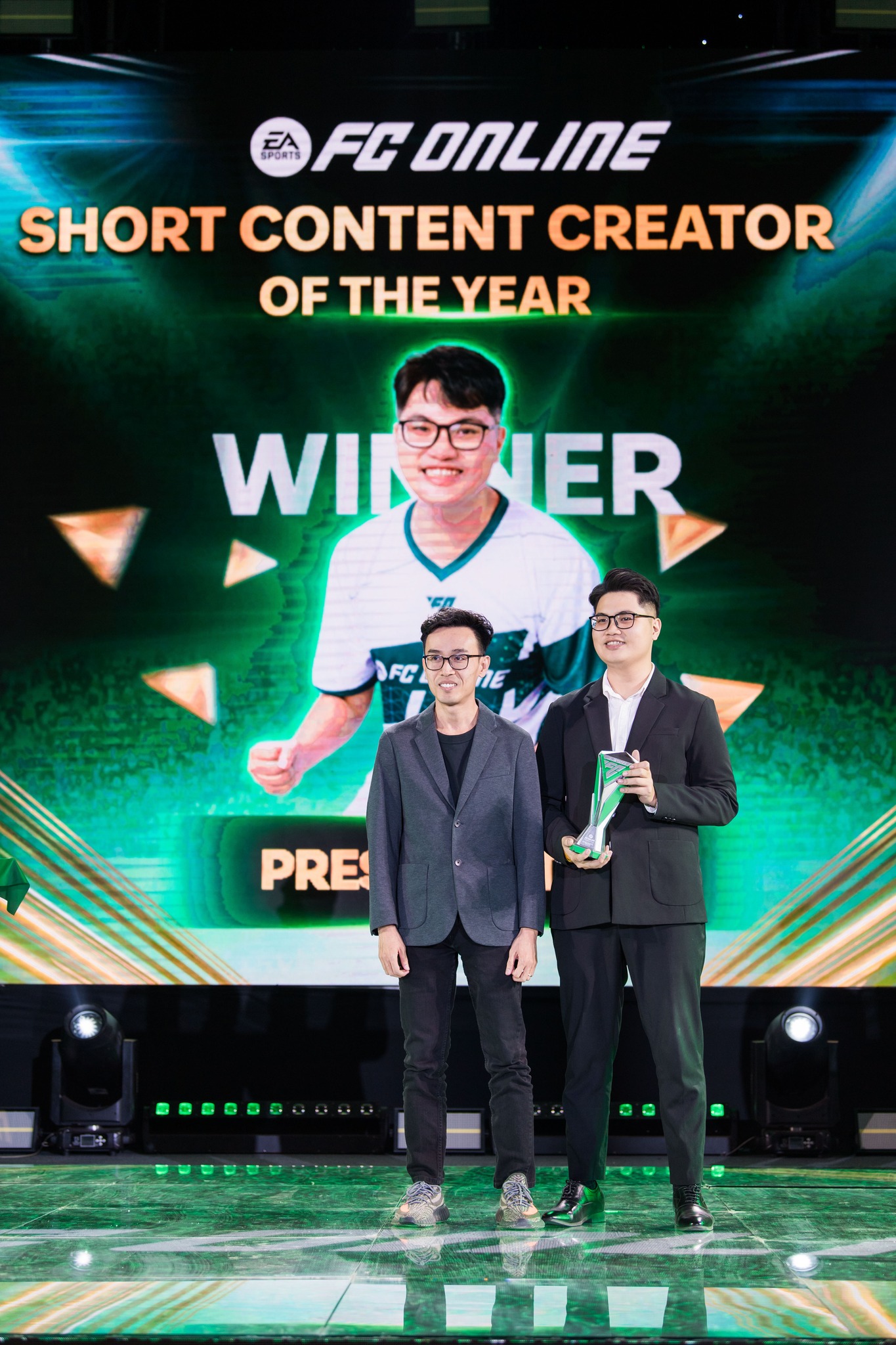 Bùng nổ cảm xúc tại sự kiện FC Online Year-End Gala 2024- Ảnh 4. Bùng nổ cảm xúc tại sự kiện FC Online Year-End Gala 2024- Ảnh 4.