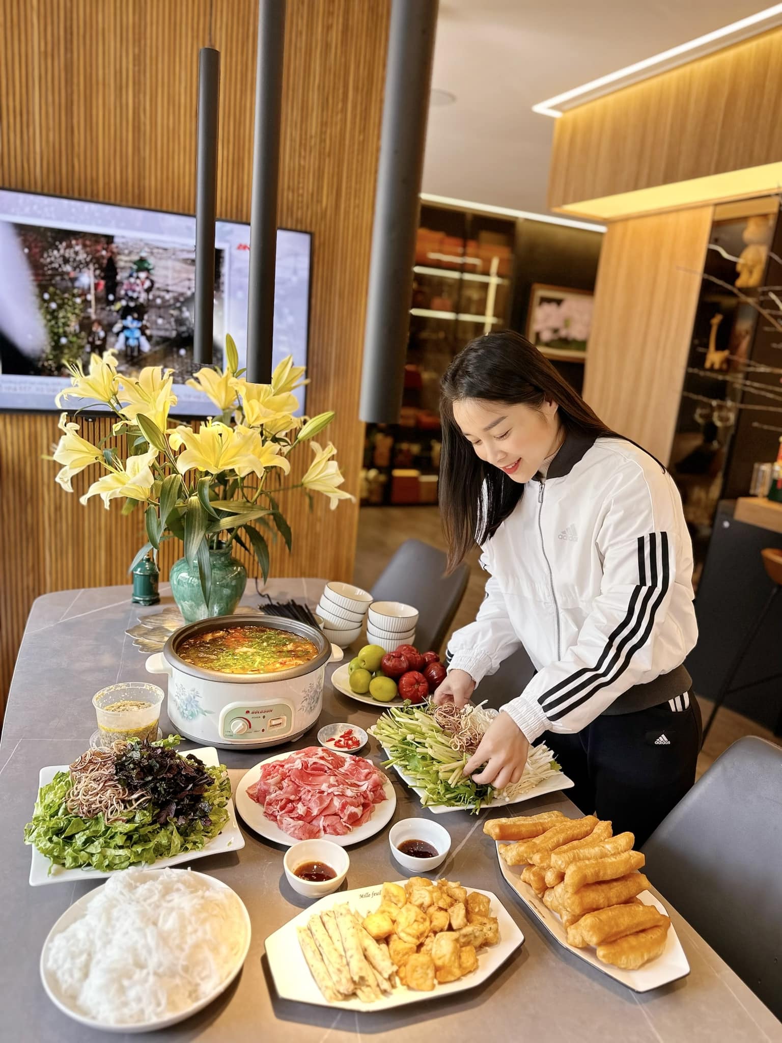 Nhan sắc tuổi 40 và cuộc sống sang chảnh của đại úy công an là mỹ nhân Nhật ký Vàng Anh đình đám- Ảnh 7.