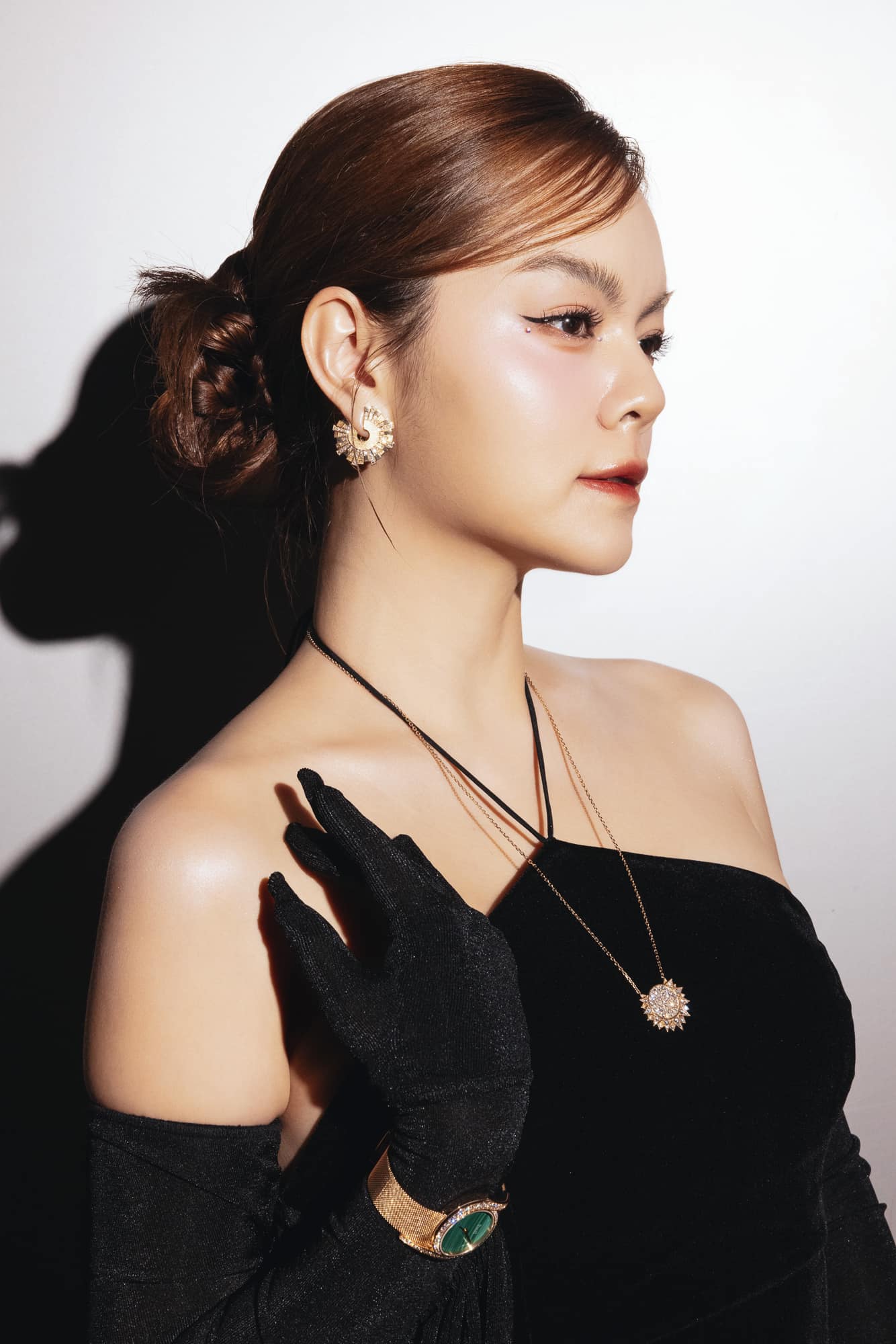 Phạm Quỳnh Anh làm gì với Gil Lê sau khi bị chỉ trích vì câu