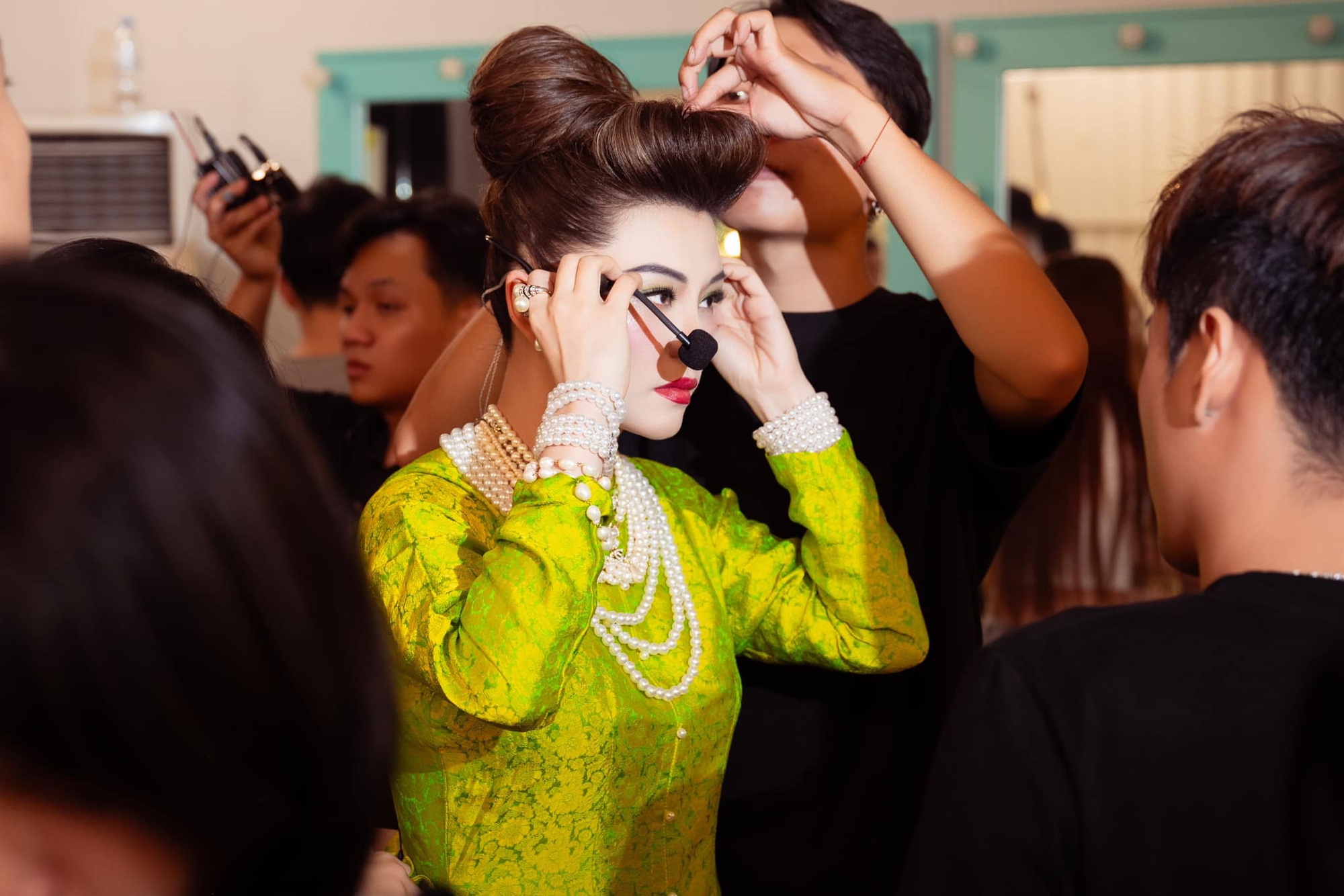 Vụ ồn ào đấu tố Chị đẹp: Lộ chuyện 1 sao nữ sai trang phục khiến ekip ngừng ghi hình, người trong cuộc nói gì?- Ảnh 5.