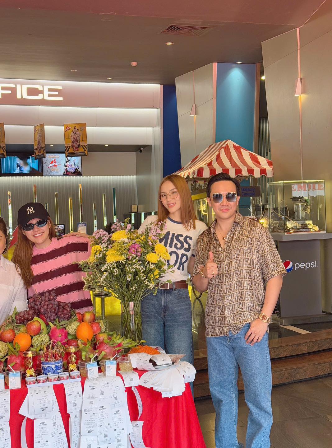 Hoa hậu Kỳ Duyên lại đáp trả- Ảnh 4. Hoa hậu Kỳ Duyên lại đáp trả- Ảnh 4.