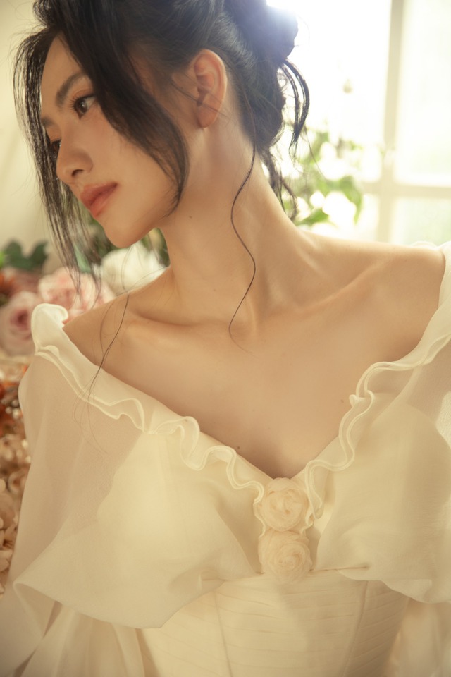 "Khi mỹ nhân Việt này khóc, cả thế giới đều có lỗi" 47404037712324240082473885490487708510338054n 17396432176901482700859 1739664413994 17396644146241732017936