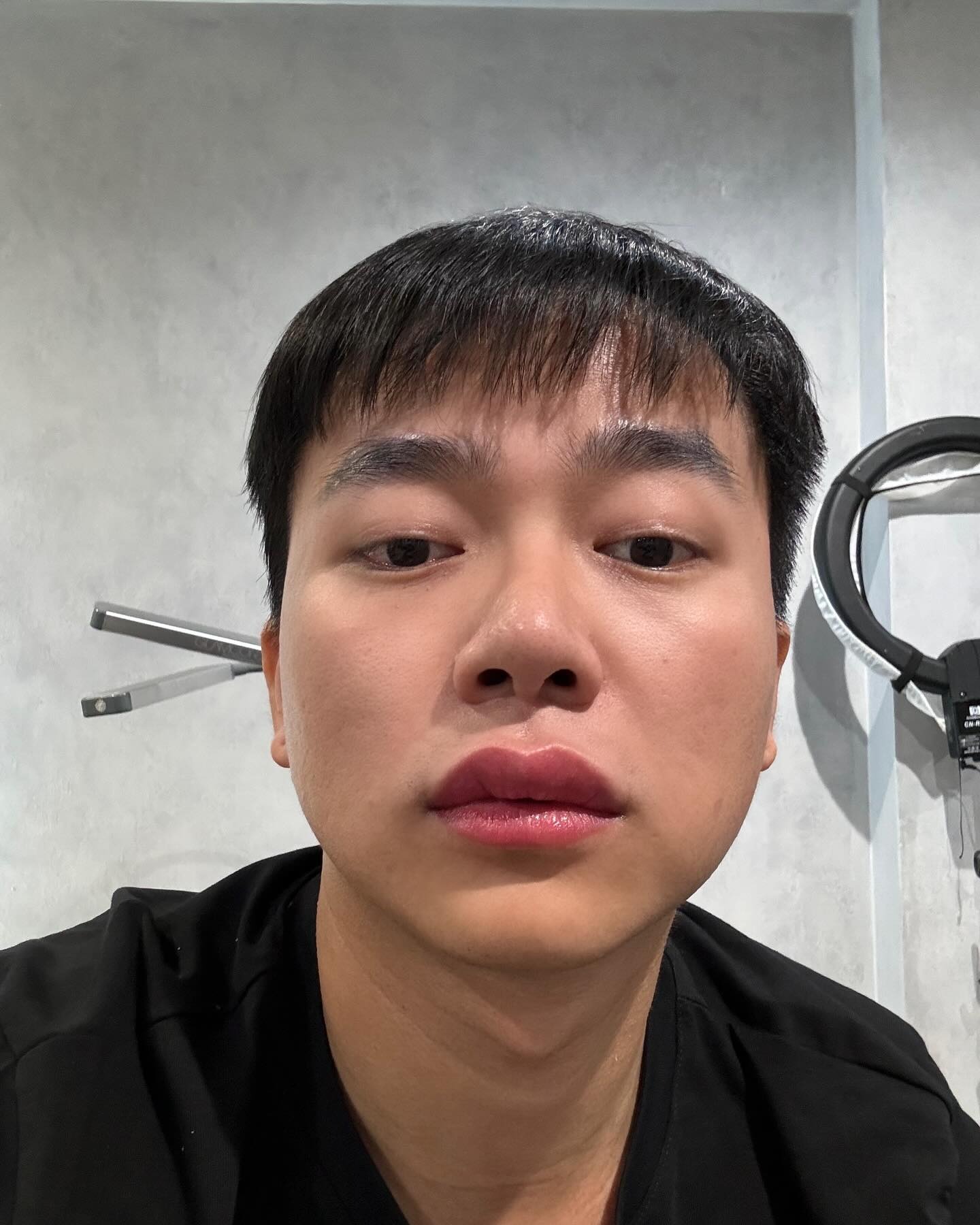 Ngay giáp Tết, 1 sao nam Vbiz đi làm đẹp, kết quả thế nào mà khiến cả showbiz Ngay giáp Tết, 1 sao nam Vbiz đi làm đẹp, kết quả thế nào mà khiến cả showbiz