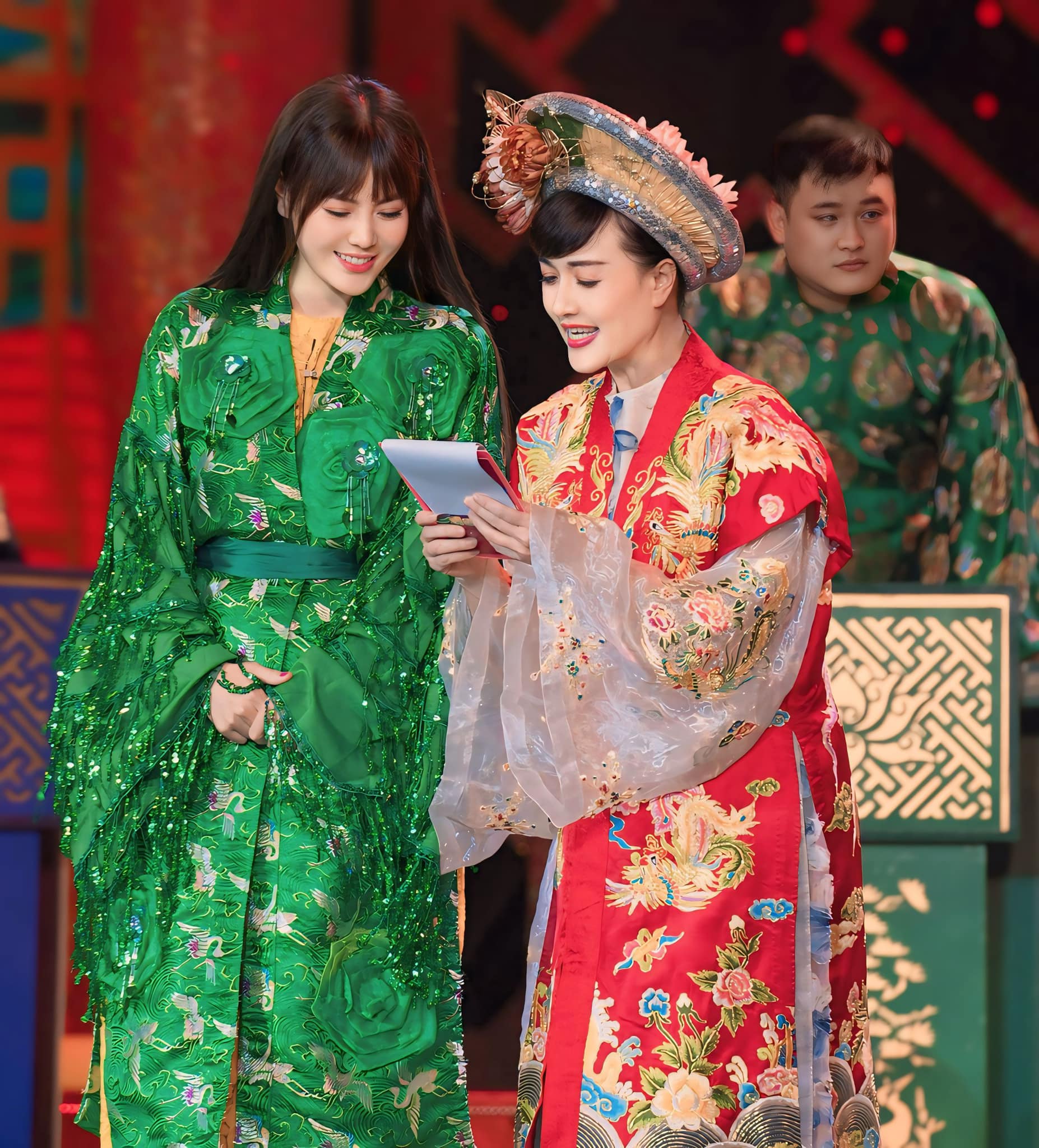 Mỹ nhân phim Việt giờ vàng đẹp không tì vết ở Táo Quân 2025, visual thăng hạng khiến dân tình ngỡ ngàng- Ảnh 2. Mỹ nhân phim Việt giờ vàng đẹp không tì vết ở Táo Quân 2025, visual thăng hạng khiến dân tình ngỡ ngàng- Ảnh 2.