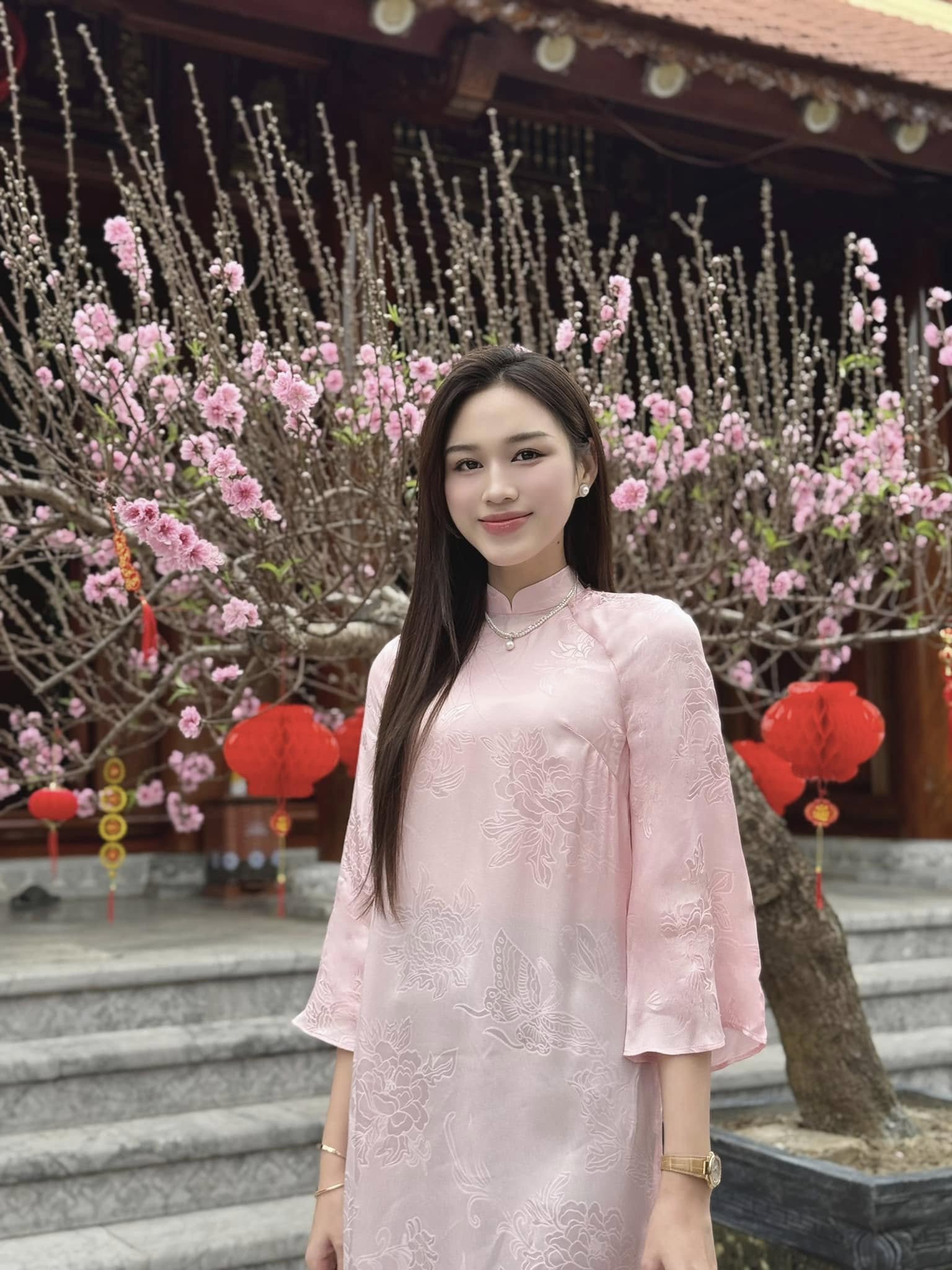 Hoa hậu Đỗ Hà tuyên bố ngừng hợp tác với Sen Vàng, phản ứng của vợ chồng