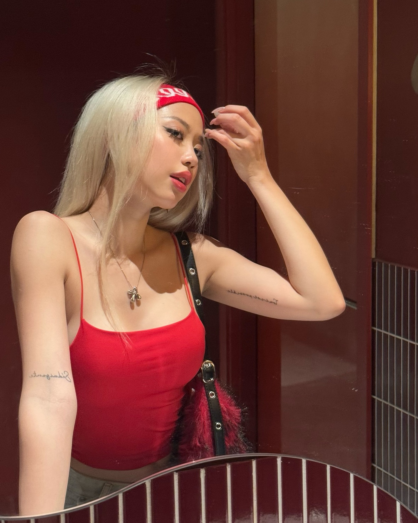 "Lạc lối" trong newfeed Khuê Phạm, fan nam ngẩn ngơ trước vẻ đẹp hút hồn 474377155184843907080090674751310847315658807n 175351373366885734980 1753516488199 1753516488313529028289