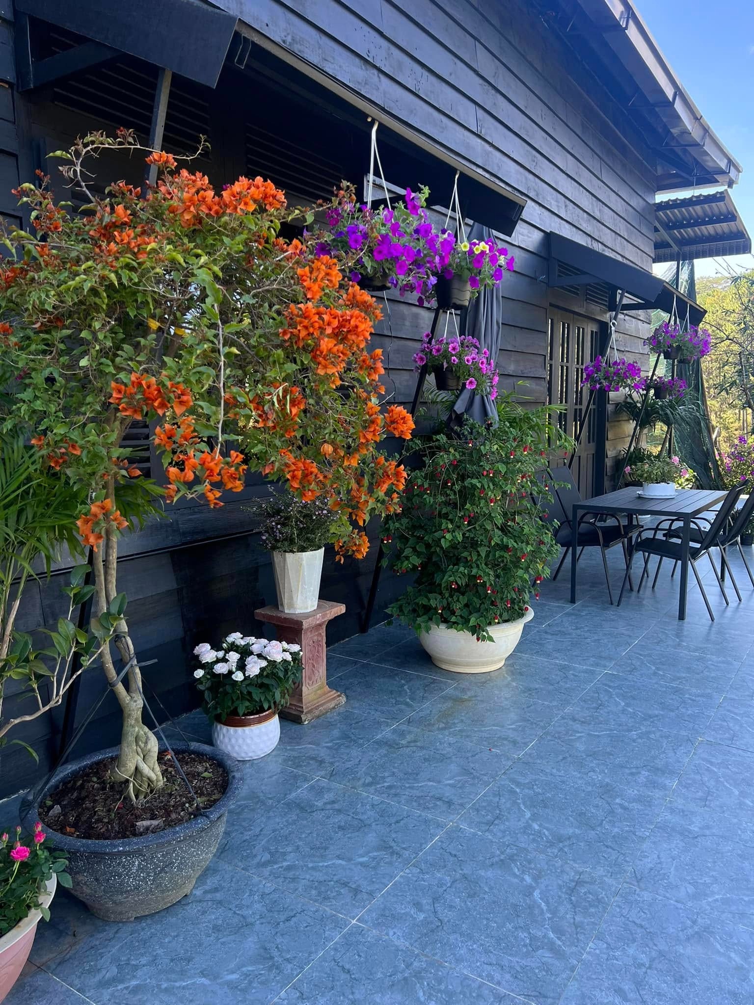 Sao nam Vbiz dọn dẹp nhà cửa đón Tết, nhưng netizen lại đặc biệt chú ý tới chi tiết này- Ảnh 3. Sao nam Vbiz dọn dẹp nhà cửa đón Tết, nhưng netizen lại đặc biệt chú ý tới chi tiết này- Ảnh 3.