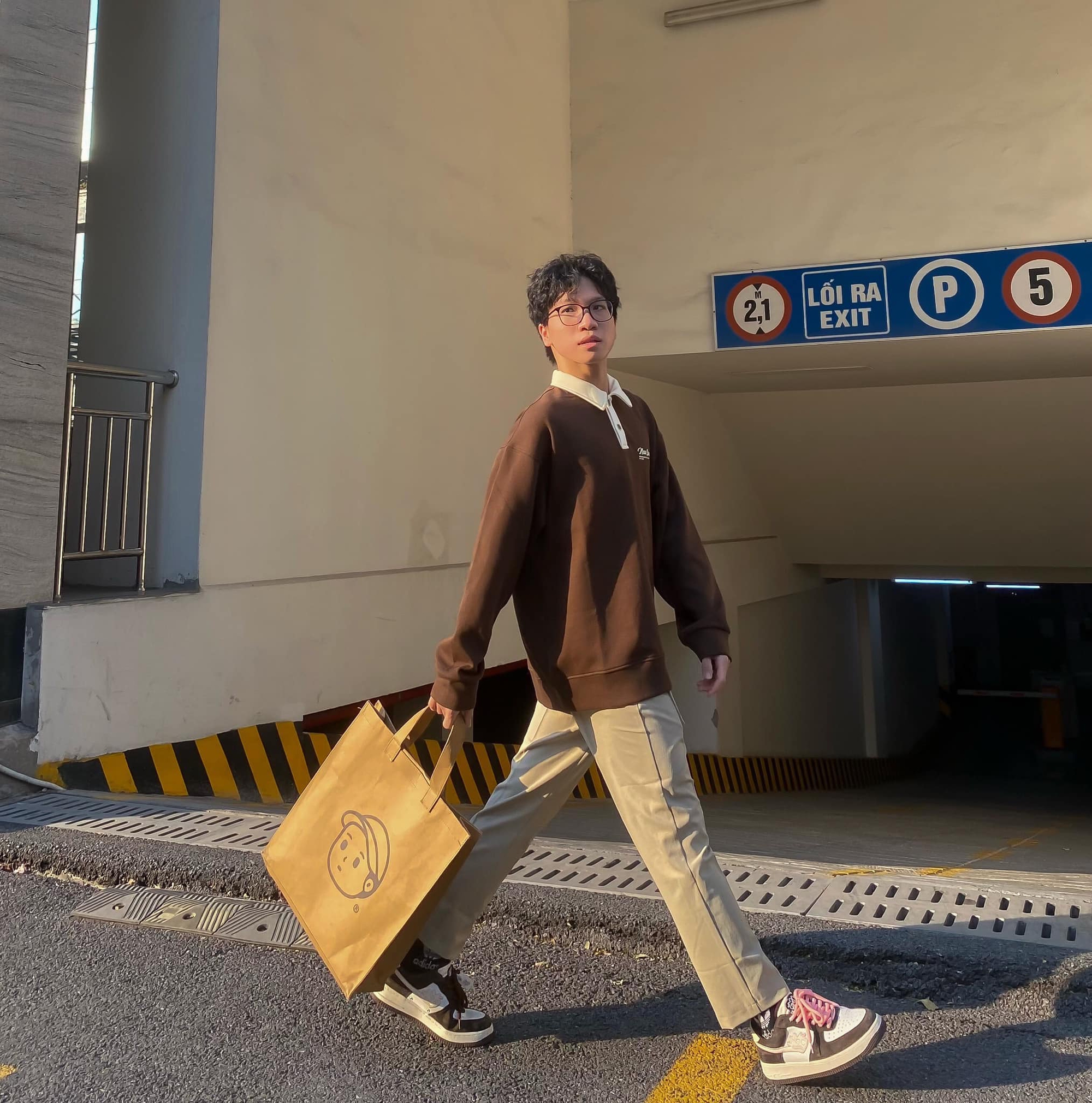 Con trai cả nhà Con trai cả nhà