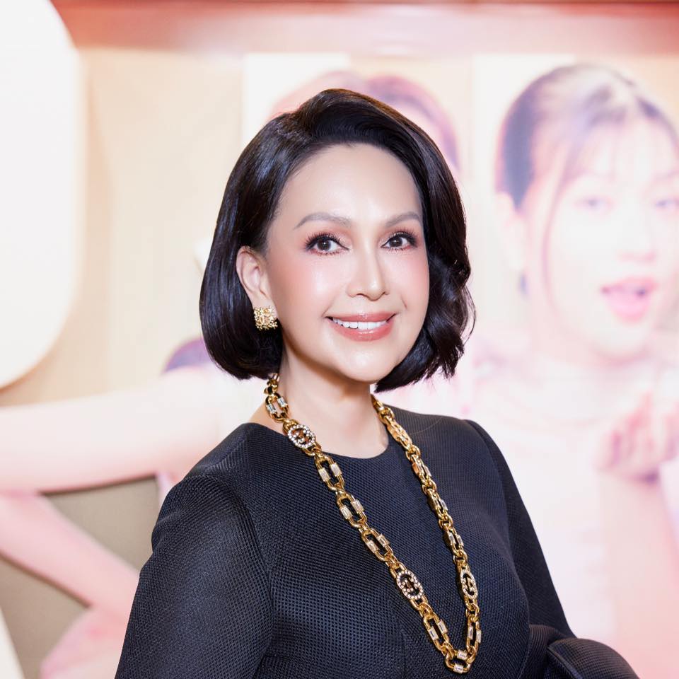 Mỹ nhân Việt cả đời được tung hô là