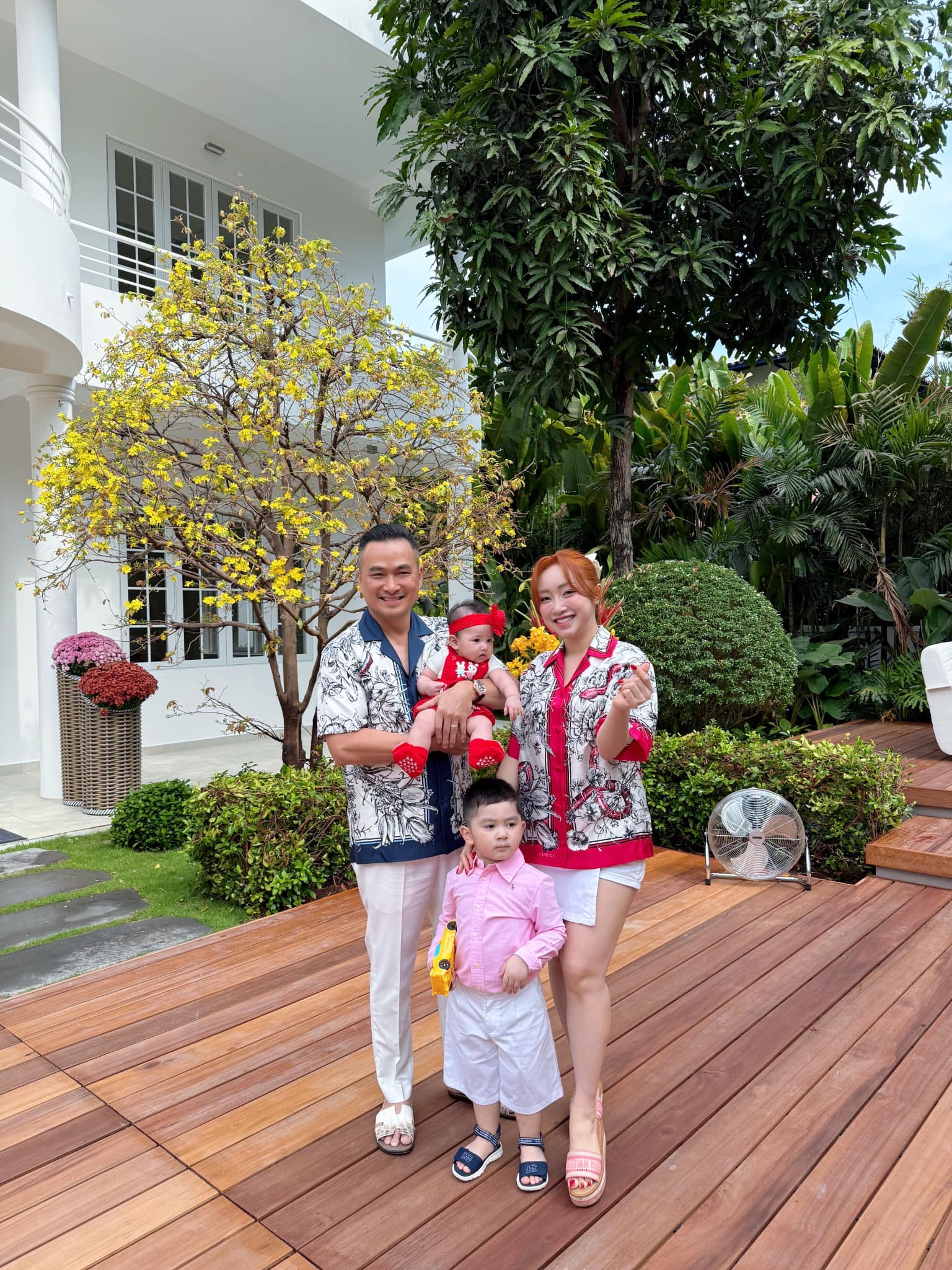 Vợ sao nam Vbiz vung tiền khi du lịch Nhật: Có stylist riêng đi cùng, chọn thuê đồ đắt nhất để “sống ảo”- Ảnh 11.