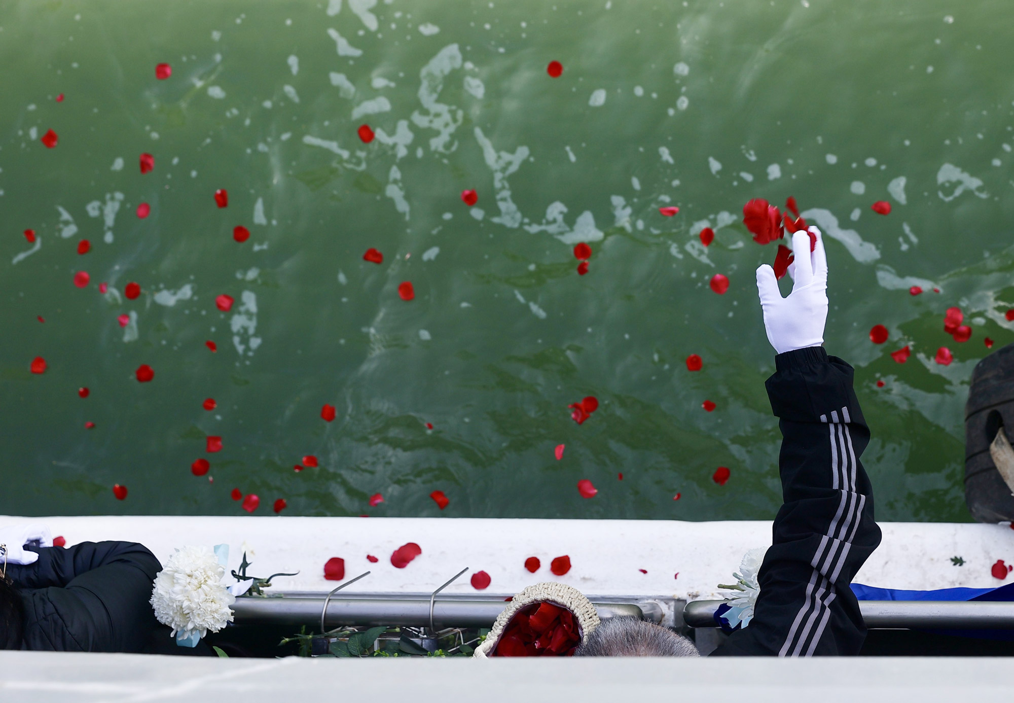 Cách tạm biệt thế giới kiểu mới- Ảnh 6.