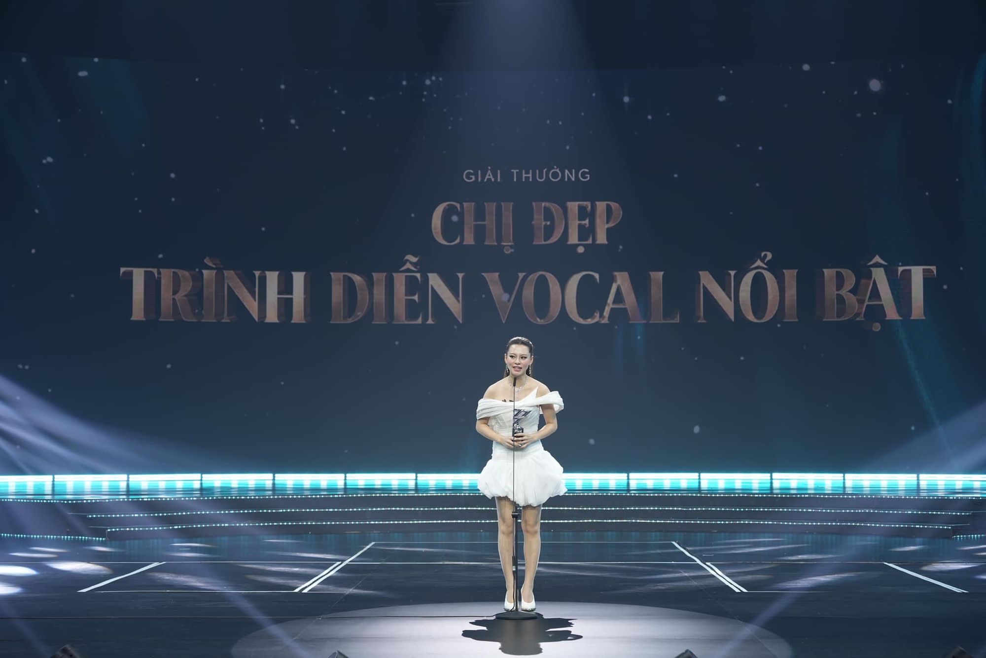 Vụ ồn ào đấu tố Chị đẹp: Lộ chuyện 1 sao nữ sai trang phục khiến ekip ngừng ghi hình, người trong cuộc nói gì?- Ảnh 2.