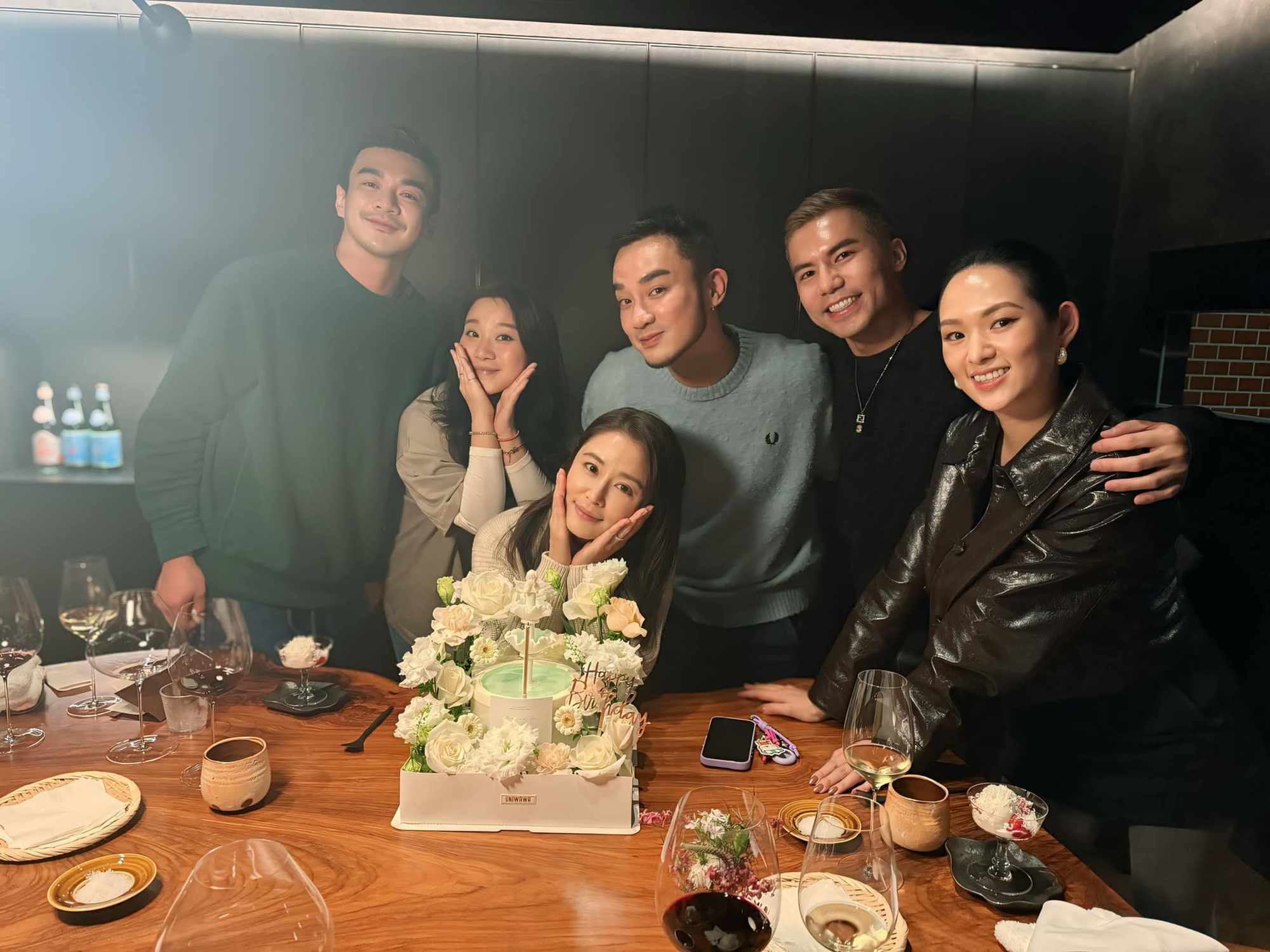 Lâm Tâm Như đón sinh nhật ngày giáp Tết, hành động của Hoắc Kiến Hoa thổi bùng tranh cãi- Ảnh 4. Lâm Tâm Như đón sinh nhật ngày giáp Tết, hành động của Hoắc Kiến Hoa thổi bùng tranh cãi- Ảnh 4.